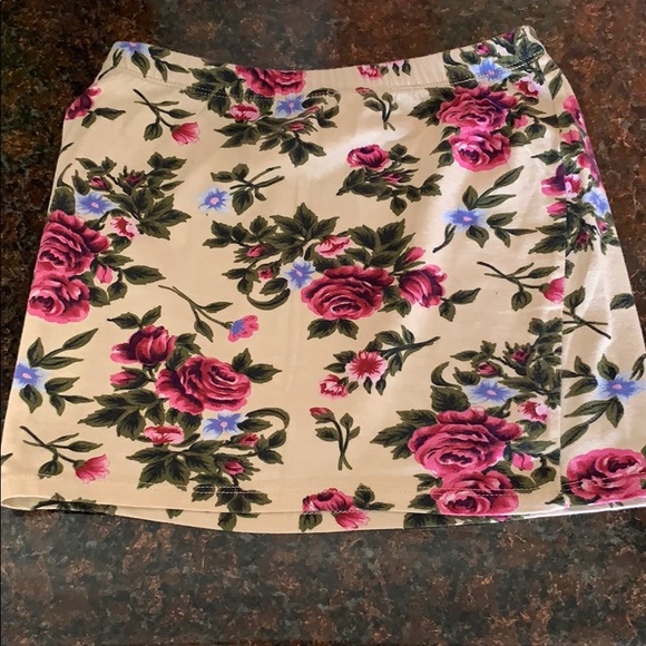 Mini Skirt - Picture 1 of 3